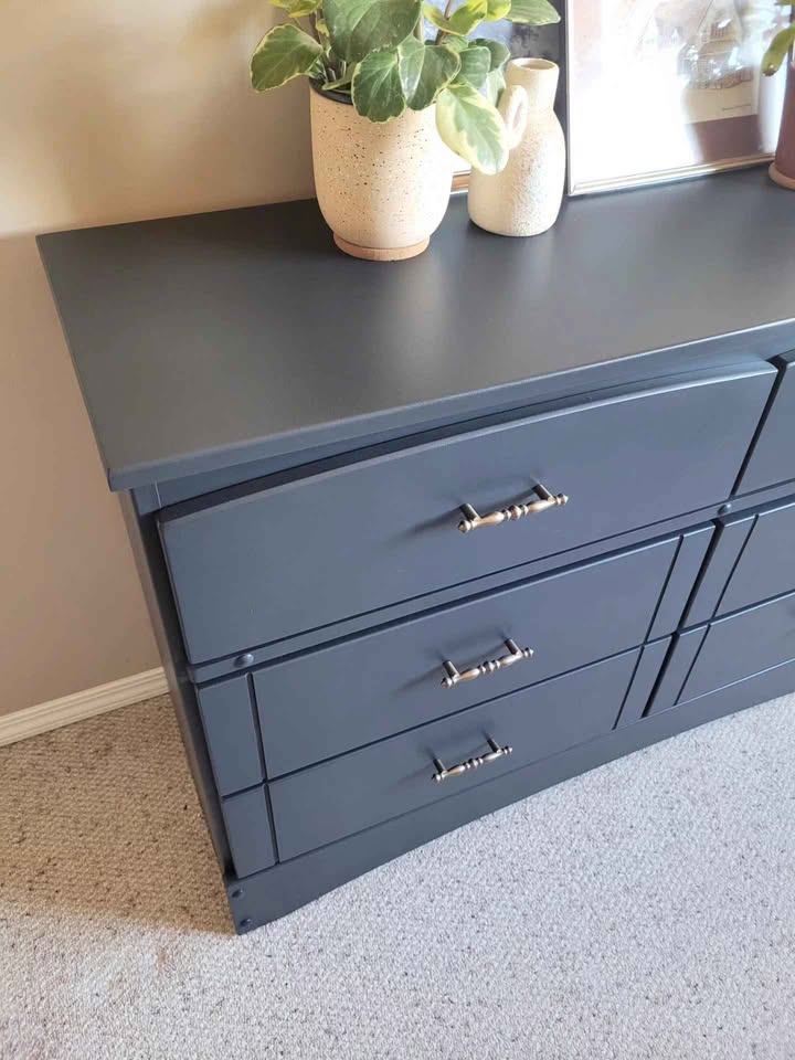 Elegant Refinished Dresser - photo 5