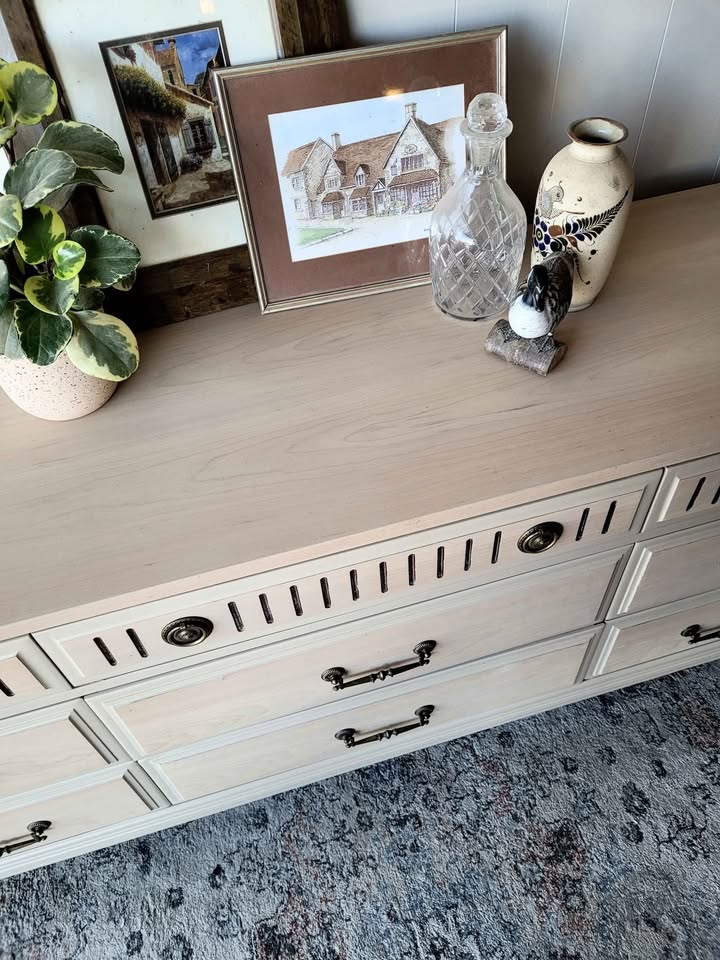 Beautiful Refinished Dresser (FREE DELIVERY) - photo 4