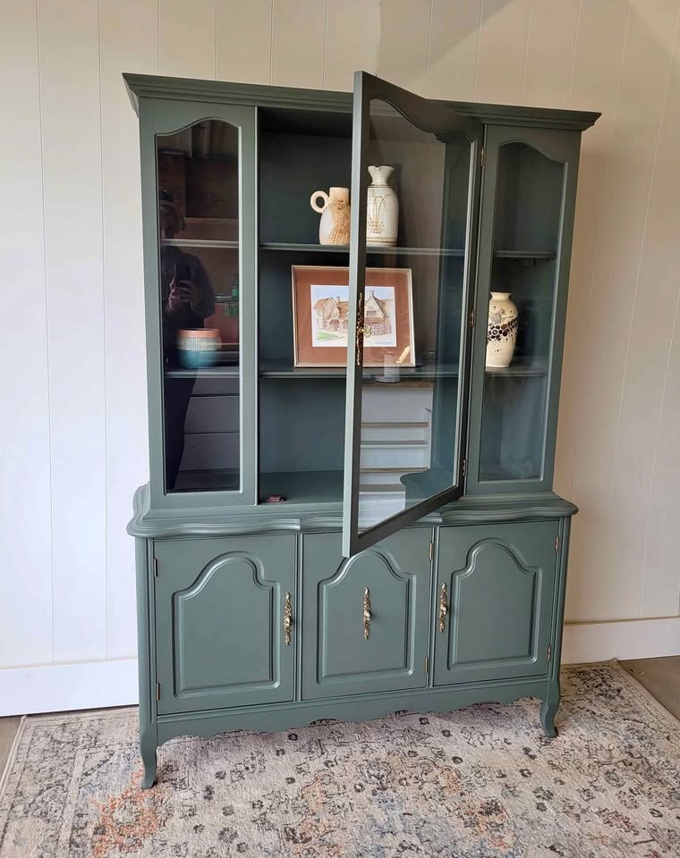 Beautiful Refinished Hutch (FREE DELIVERY)