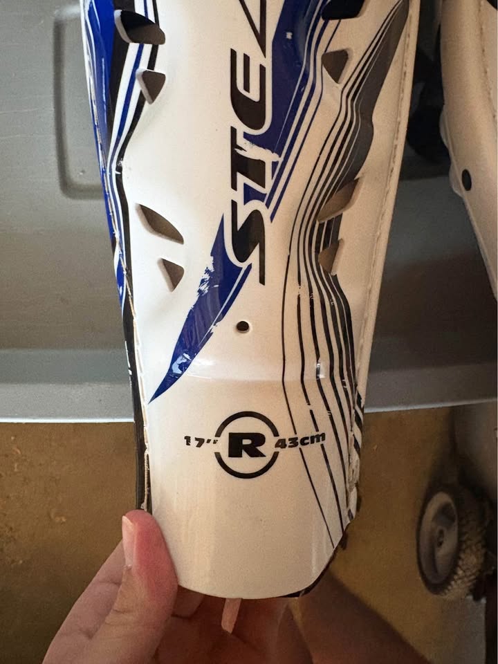 Easton hockey shin pads - photo 2