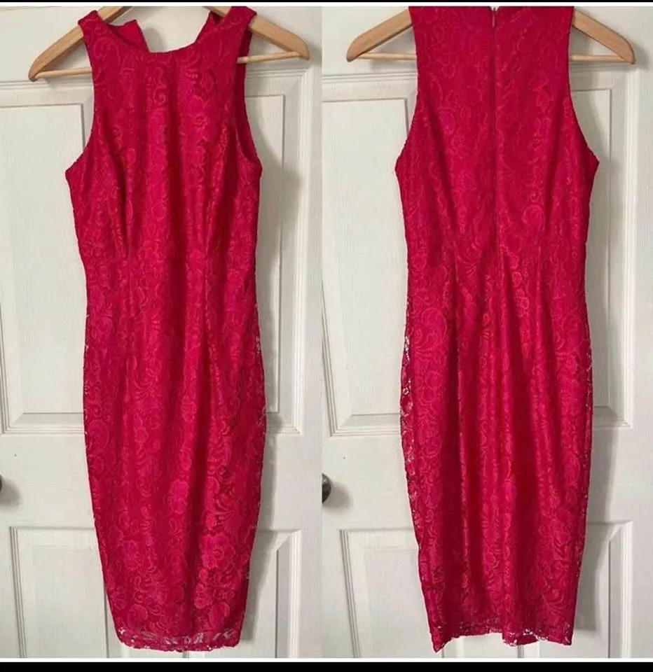 Le chateau lace dress