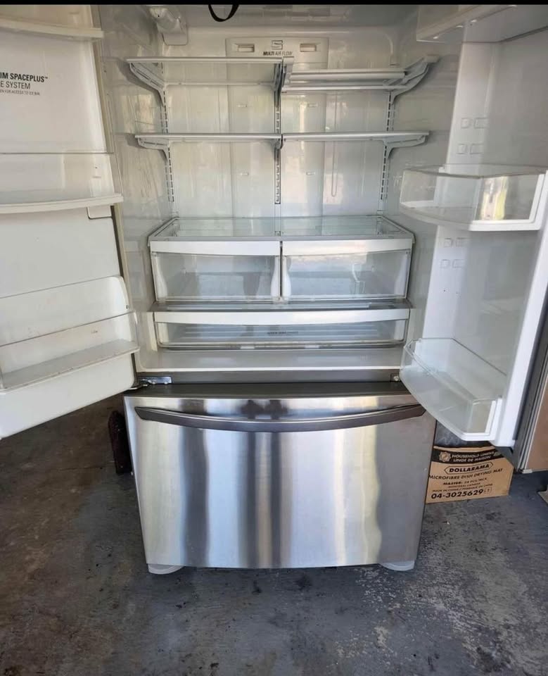 36” LG French door refrigerator - photo 3