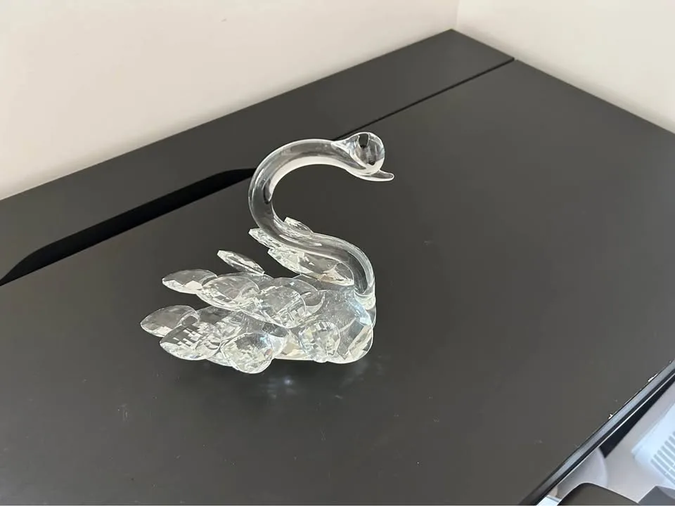 Crystal Decorative Swan Sculpture image indicator(2)