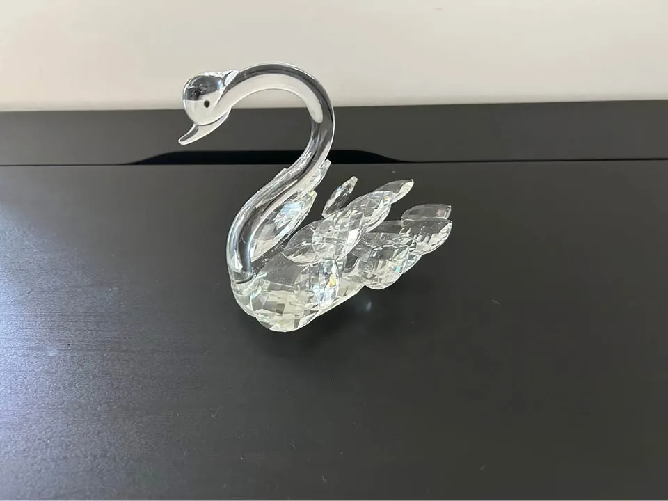 Crystal Decorative Swan Sculpture image indicator(3)