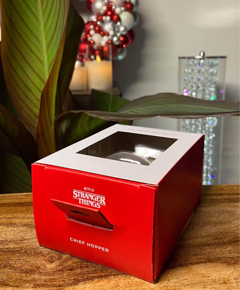 BRAND NEW: Hallmark Christmas Tree Ornament - Netflix Stranger T - photo 2