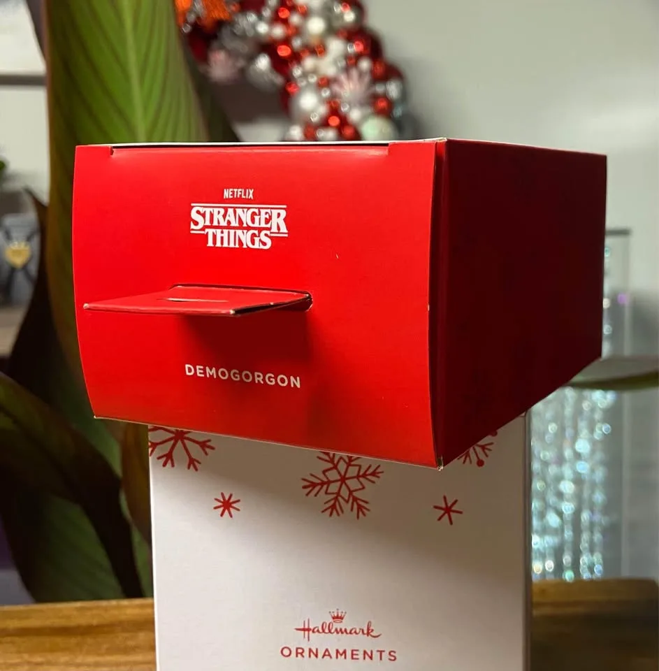 Hallmark Christmas Tree Ornament - Stranger Things - Demogo image indicator(4)