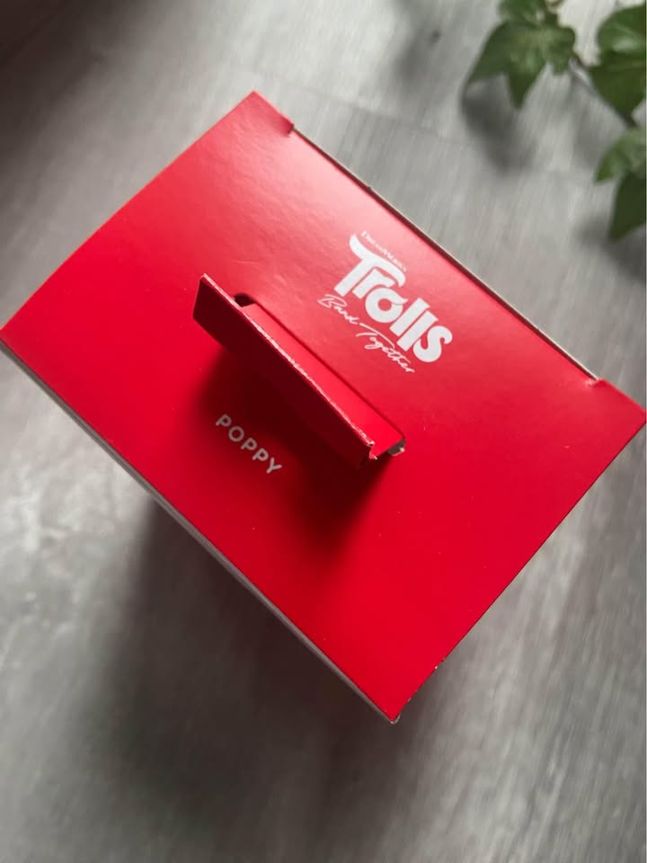 Hallmark Trolls: Band Together Poppy Ornament - photo 3