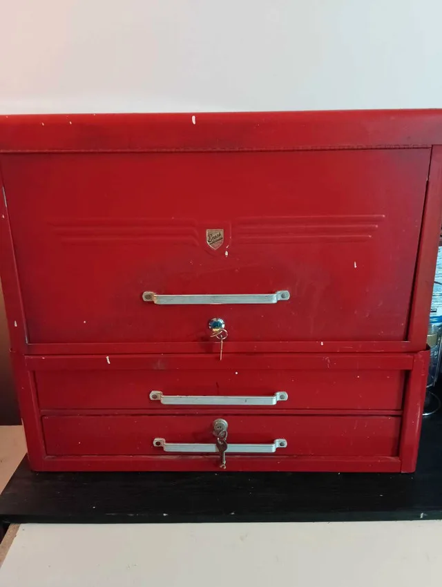 Machinist Tool Chest with some tools thumbnail