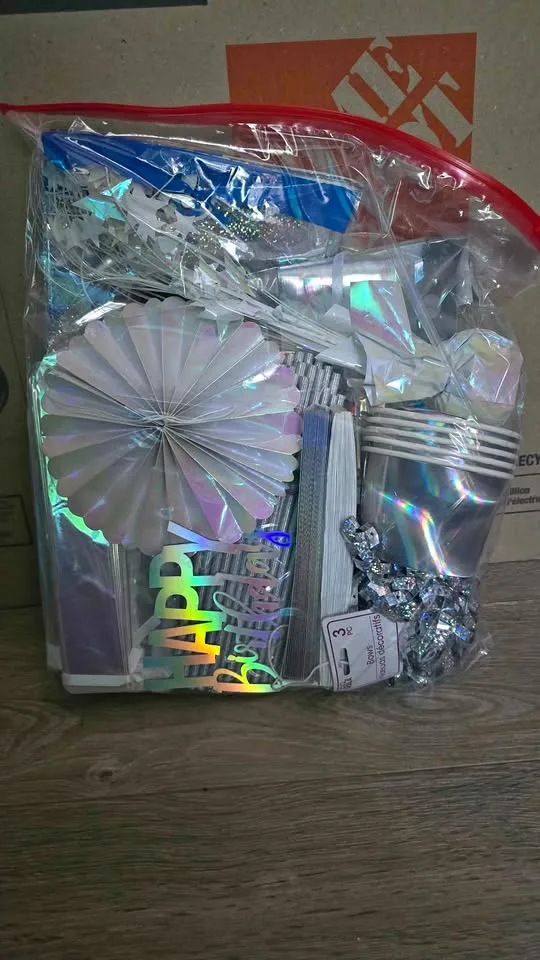 Snow Flake Themed Birthday Decorations thumbnail