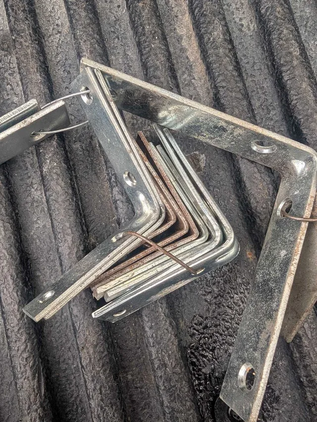 Brackets various sizes image indicator(2)