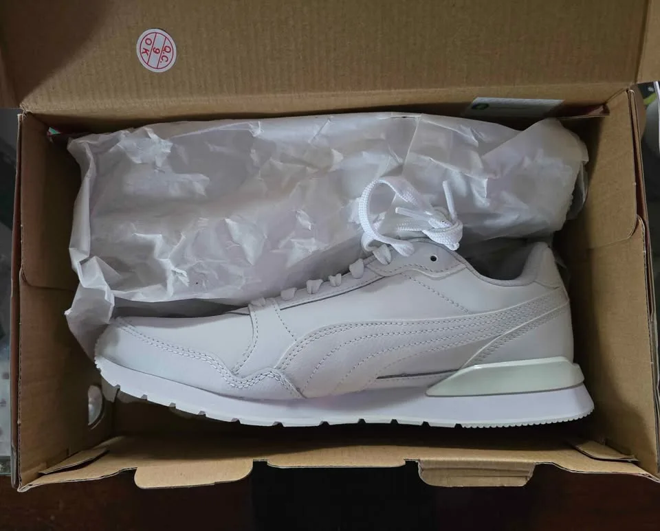 NEW - Puma Men's ST Runner v3L Leather Sneakers image indicator(2)
