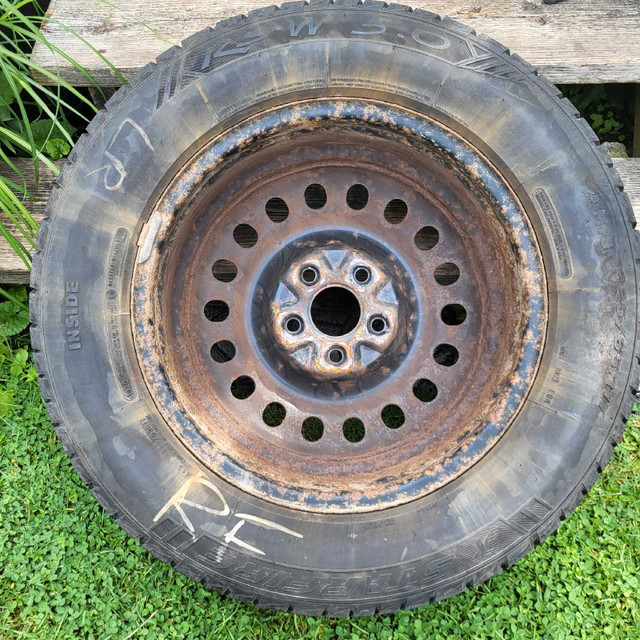 4 winter tires and rims - photo 2