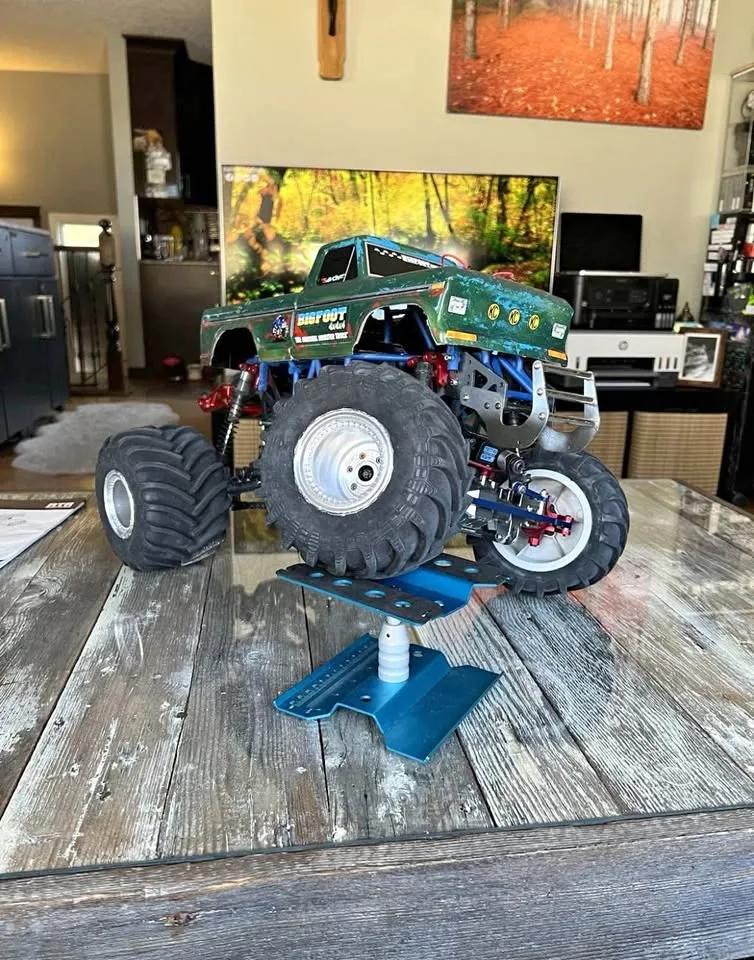 Losi LMT 4WD Solid Axle Monster Truck RTR Upgraded thumbnail