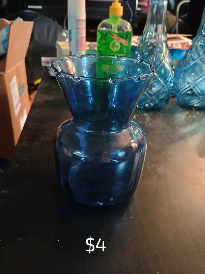 Blue Vases image indicator(4)