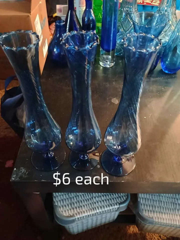 Blue Vases image indicator(5)