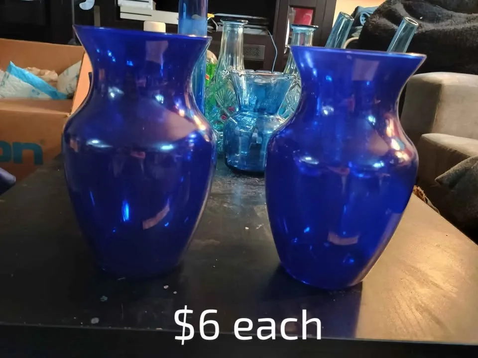 Blue Vases image indicator(6)