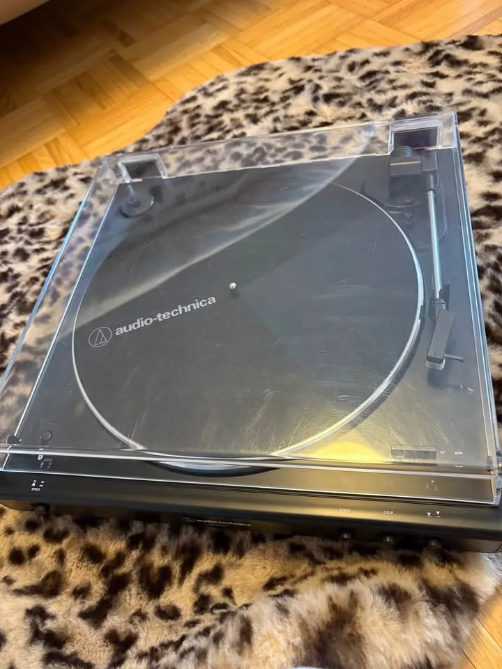 Audio-Technica Record Player image indicator(2)