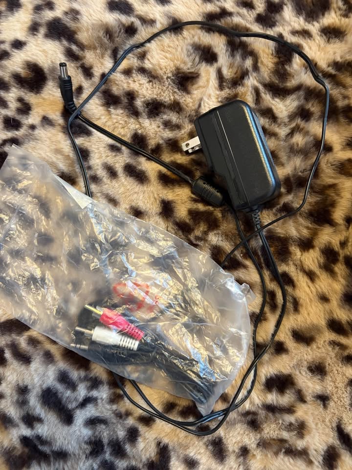 Audio-Technica Record Player - photo 4