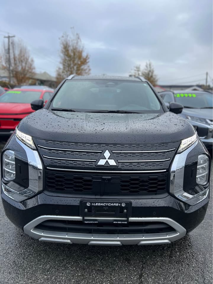 2022 Mitsubishi Outlander GT - photo 2