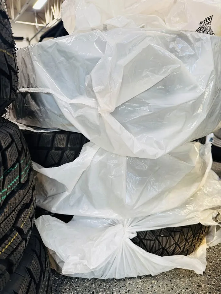 Bridgestone Blizzak DM-V2 Winter Tires – 245/75R16 image indicator(5)