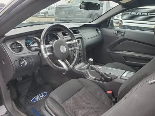 2014 Ford Mustang image indicator(3)