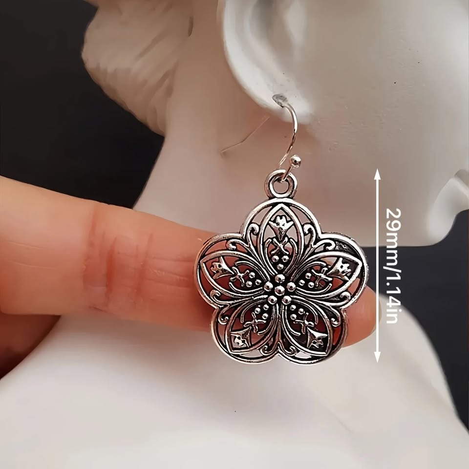 Vintage Silvery Flower Earrings - photo 2