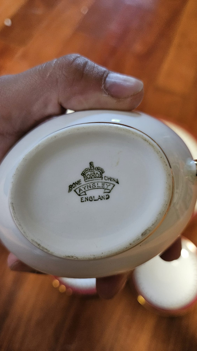 ☕ Aynsley Fine China Set – Red & Gold, 6 Pieces | $80 ☕ - photo 3