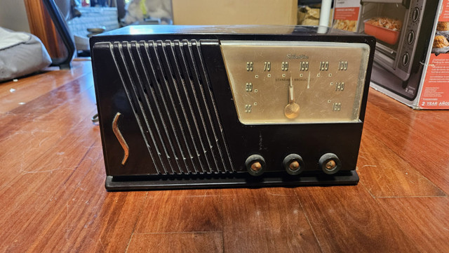 Vintage Silvertone Radio – Model 15 | Estate Find | Sold As Is - photo 2