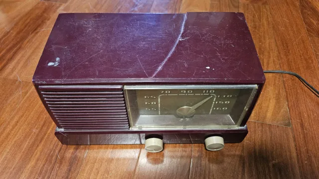 Vintage General Electric Radio – Model 416 (1955, USA) | $35 thumbnail