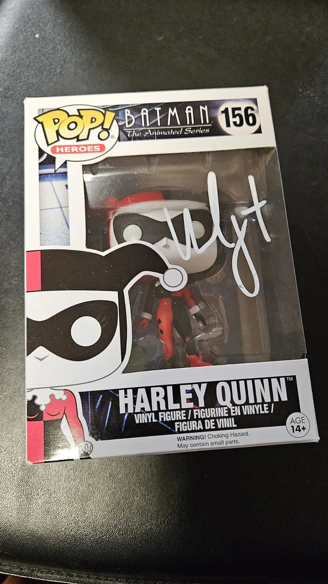 Margot Robbie Signed Harley Quinn Funko Pop #156 Authenticated thumbnail