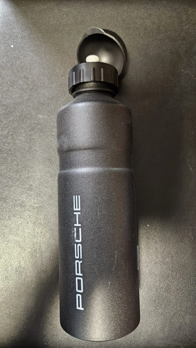 Porsche Aluminum Drinking Bottle – 0.75L | Non-Slip Paint thumbnail