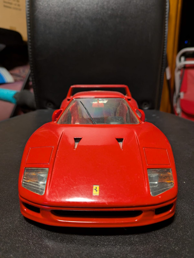 1:18 Hot Wheels Ferrari F40 (1999) – Ultra Rare | $125