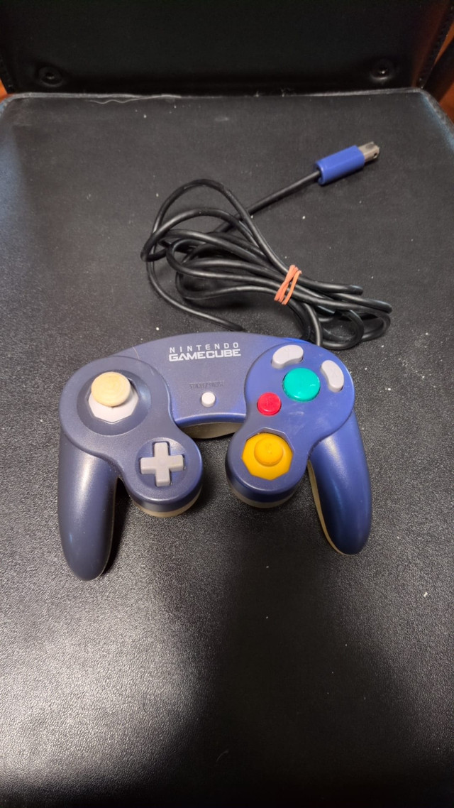 Official Nintendo GameCube Controller – Purple