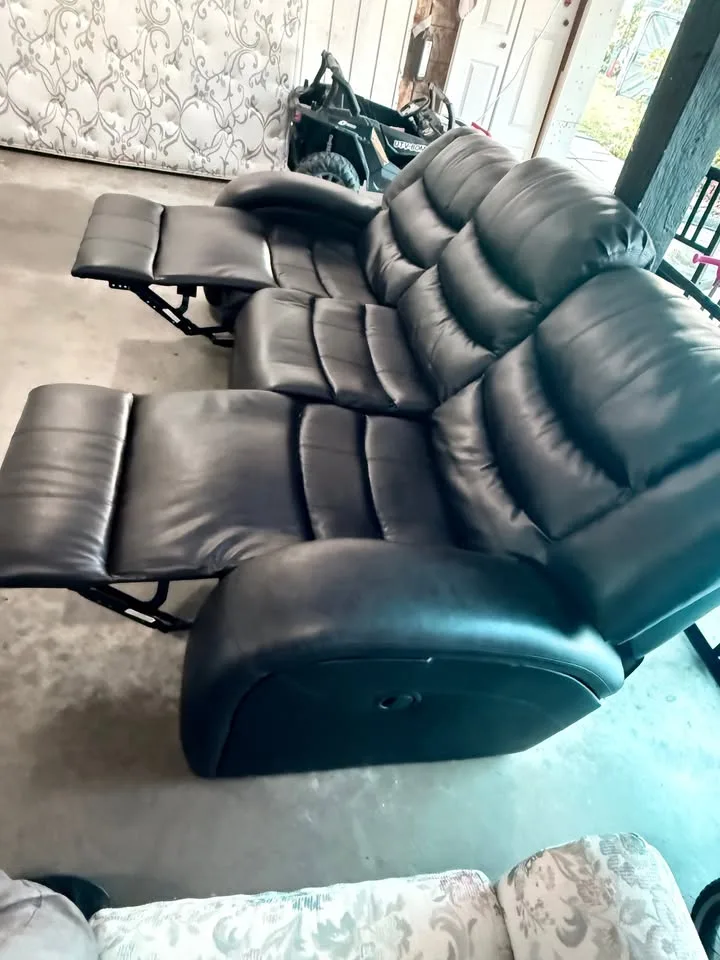 BLACK RECLINING SOFA IN THE BRAND NEW CONDITION.MAKE BEST YOUR O image indicator(5)