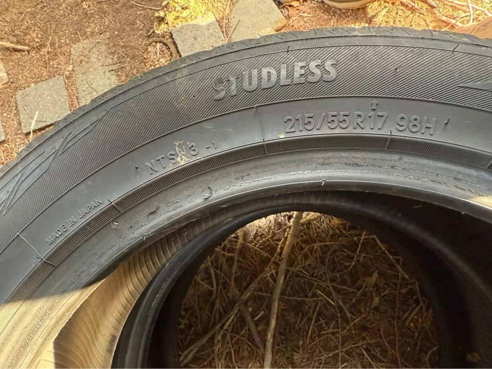 215/55R17 Japanese made tires (with the snow flag )￼￼￼ image indicator(3)