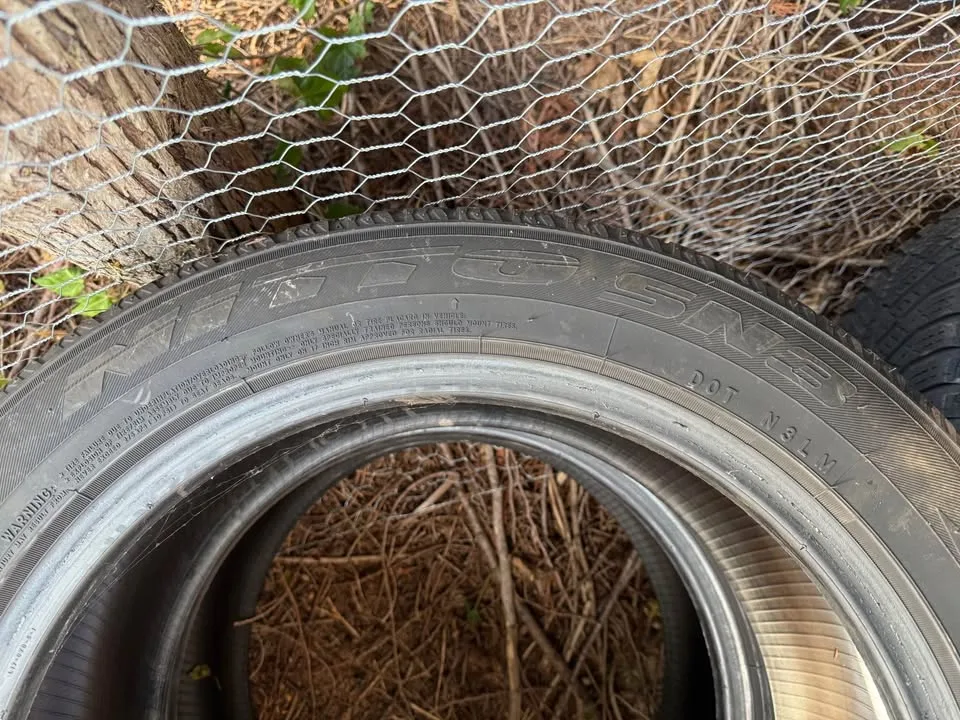 215/55R17 Japanese made tires (with the snow flag )￼￼￼ image indicator(4)