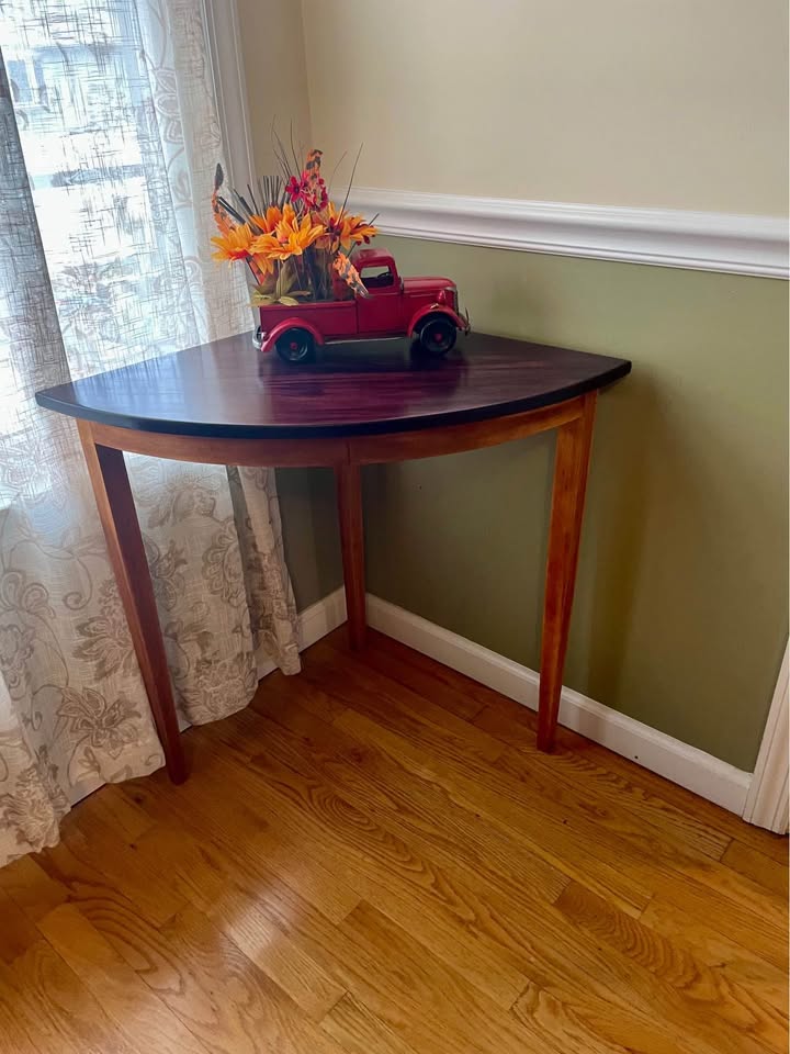 Corner Table - accent table - photo 3