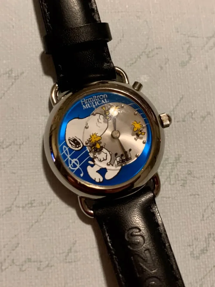Snoopy Collectable Vintage Watch image indicator(3)