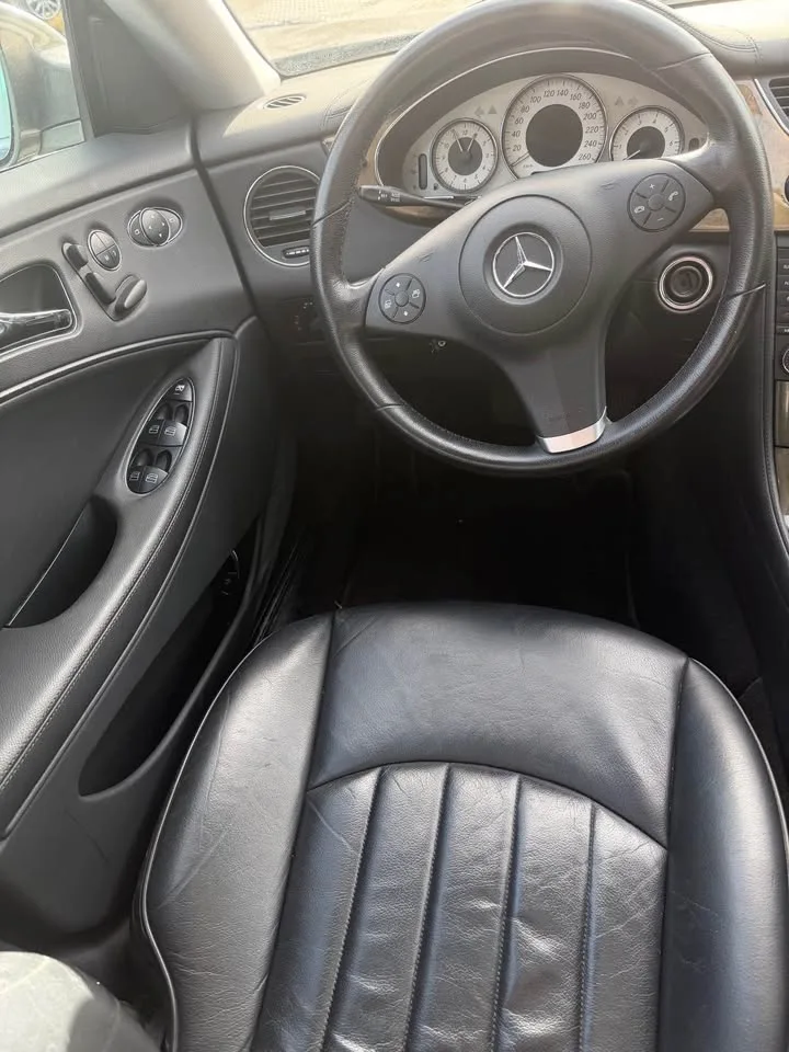 2009 Mercedes-Benz CLS-Class image indicator(3)