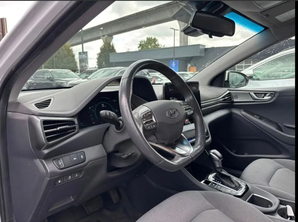 2020 Hyundai Ioniq Plug-In Hybrid image indicator(2)