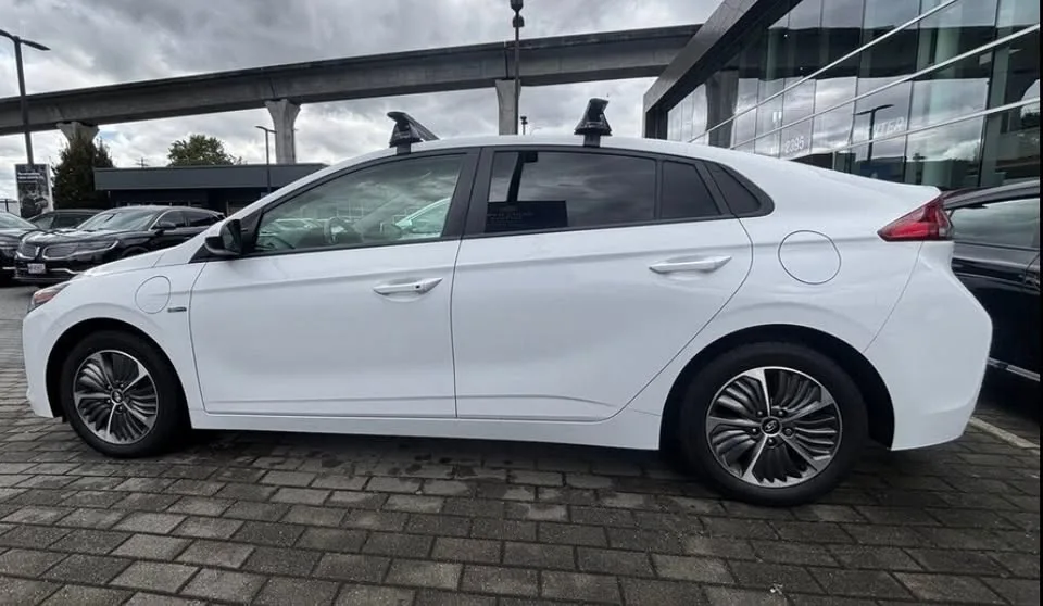2020 Hyundai Ioniq Plug-In Hybrid image indicator(5)