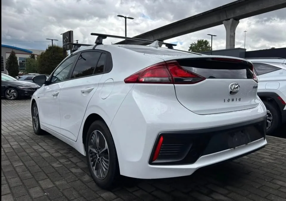 2020 Hyundai Ioniq Plug-In Hybrid image indicator(6)