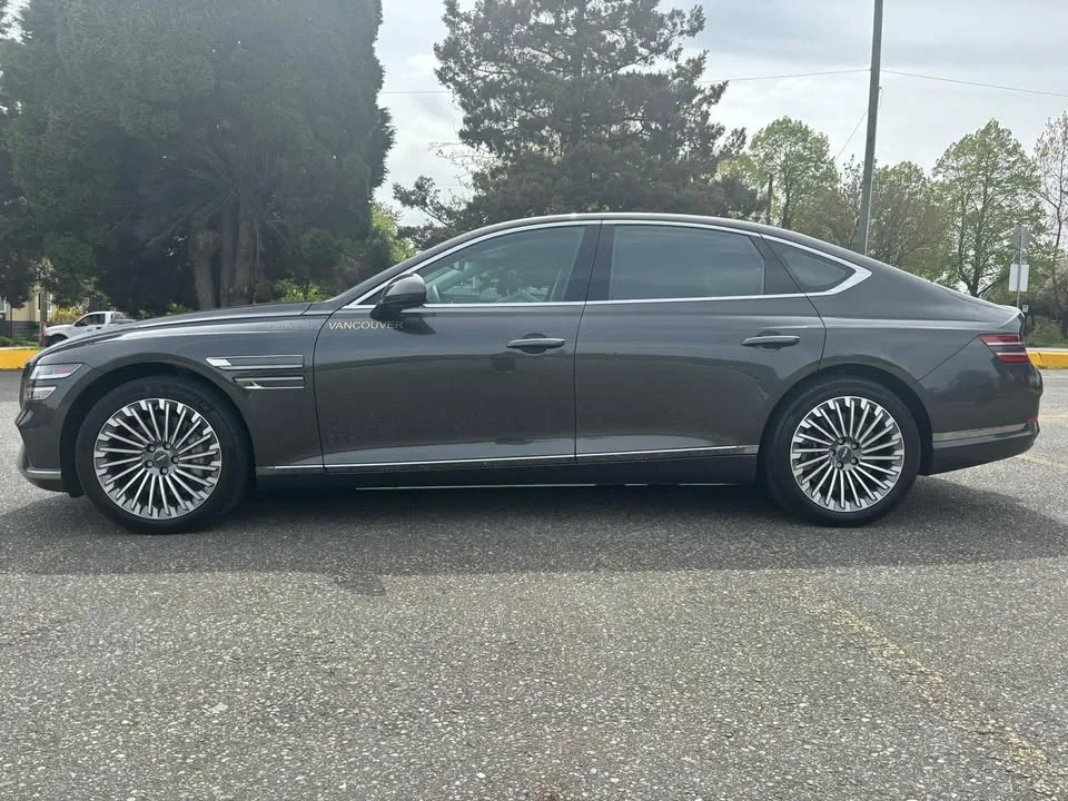 2023 Genesis Electrified G80 Prestige AWD image indicator(5)