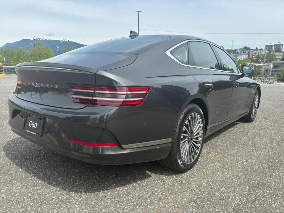 2023 Genesis Electrified G80 Prestige AWD image indicator(6)