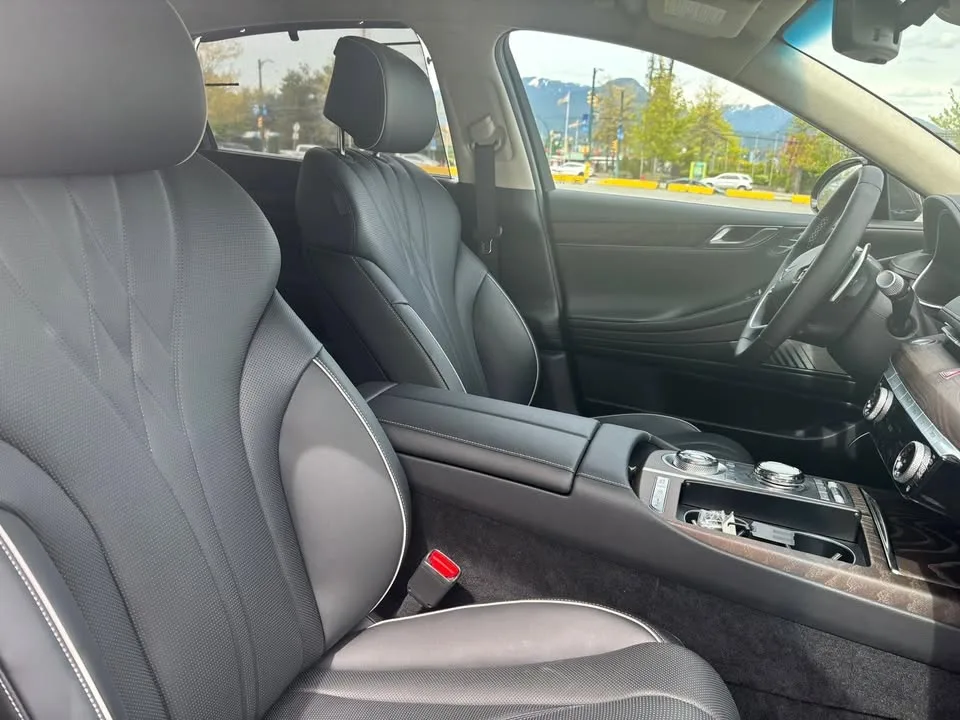 2023 Genesis Electrified G80 Prestige AWD image indicator(7)