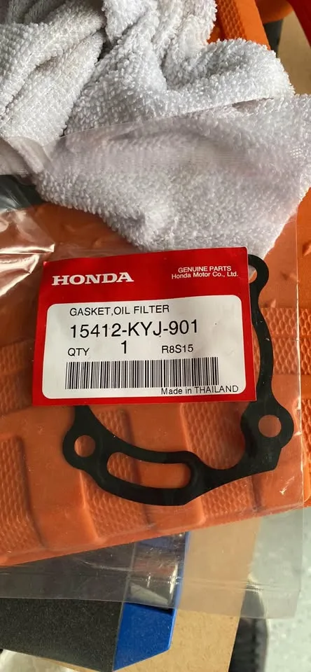 Honda Motorcyle Oil with Oil filter and Gasket image indicator(2)