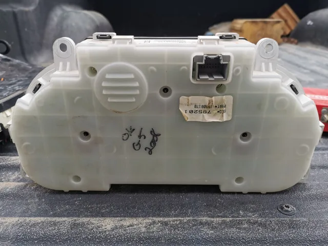 2008 Pontiac G5 Speedometer, RPM and Fuel Cluster tach. image indicator(2)