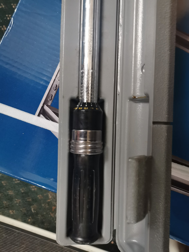 HUSKY 1/2 inch Torque Wrench used - photo 3