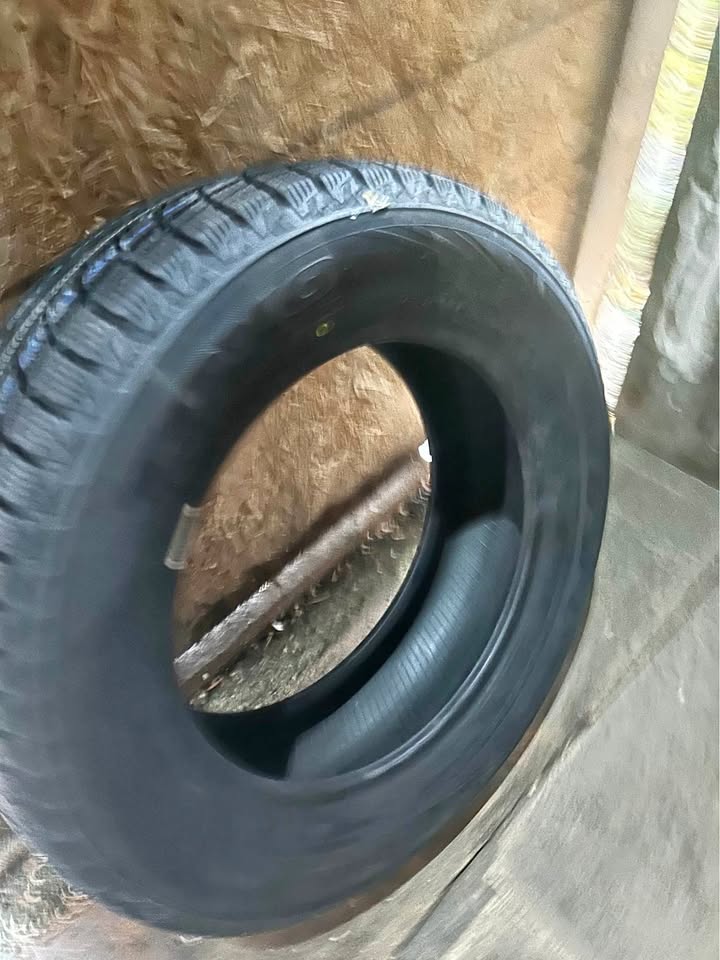 Brand New Tire Toyo 205/65/R16 Observe GSI-6