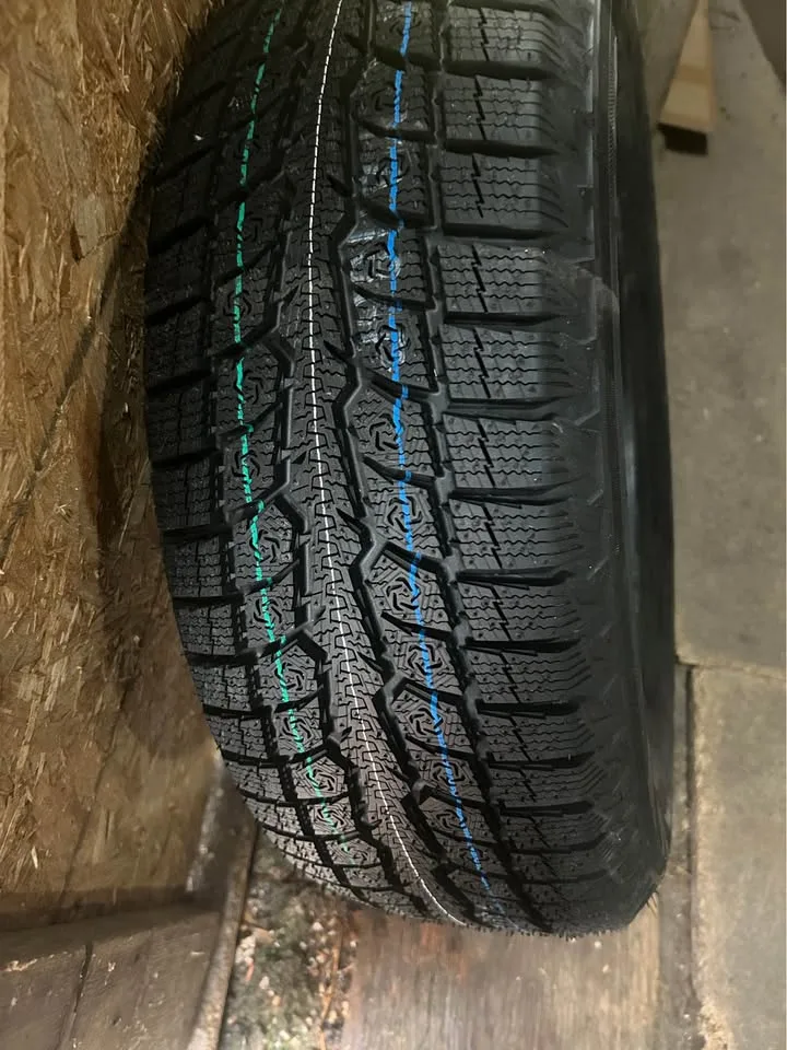 Brand New Tire Toyo 205/65/R16 Observe GSI-6 image indicator(2)